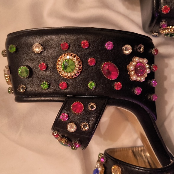 Rich Brown Platform Sandals with Chunky Heel and Colorful Embellishments - Picture 5 of 5